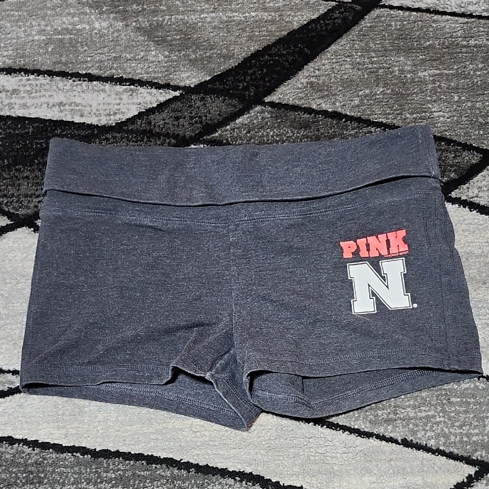 VINTAGE VS PINK 2010 NEB. HUSKERS EXCLUSUVE COLLEGIATE FOLD-OVER SHORTS LARGE